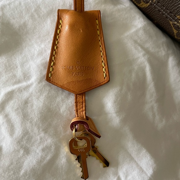 LOUIS VUITTON BERRI MM MNG - Picture 7 of 11